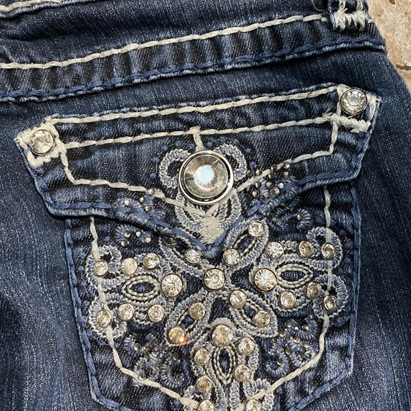 LA IDOL CAPRIS - Picture 2 of 7